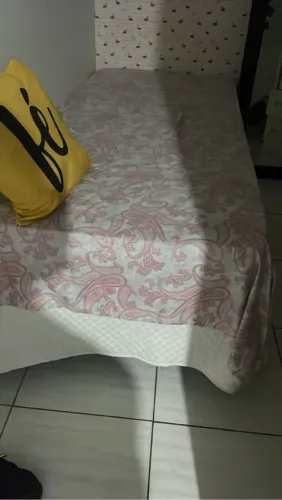 Cama de solteirão Confortável com molas ensacadas