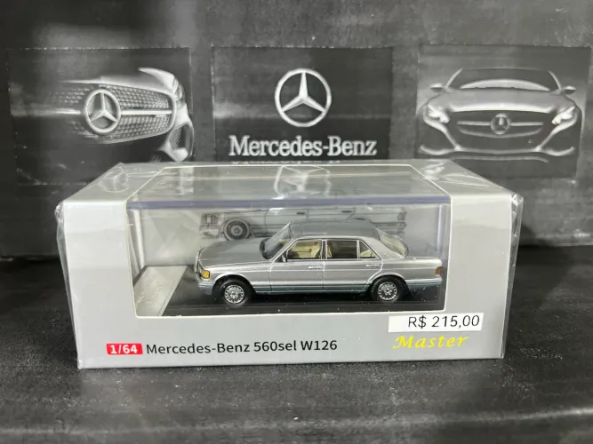 Miniatura 1/64 Mercedes Benz