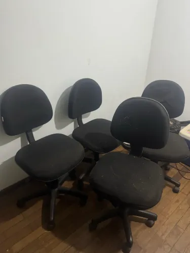 Cadeira de escritório giratória sem braço