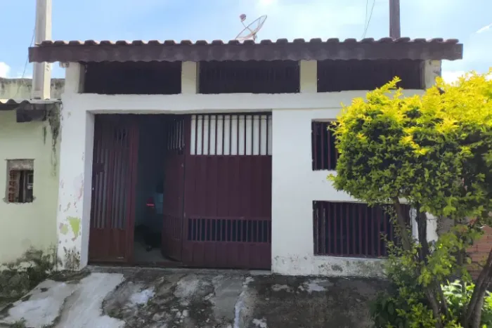 Vende-se Casa com 02 dorm. no Jd. São Bento - Ótima localização