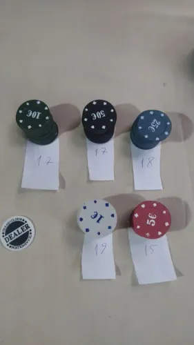 Lote com 86 fichas p/ pocker profissional.