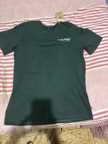 camisa levis nova na etiqueta retirada na praça dos trabalhadores