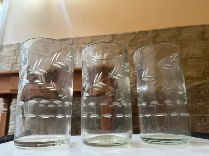 Trio de copos lapidados a mão