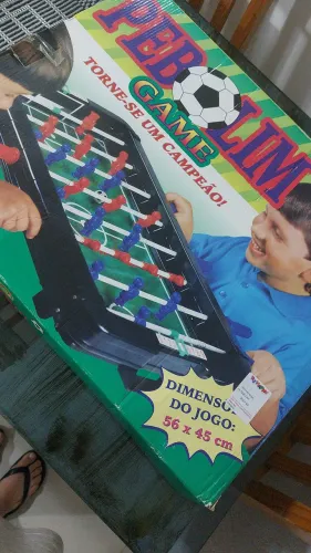 Totó para criança / Pebolim game semi novo