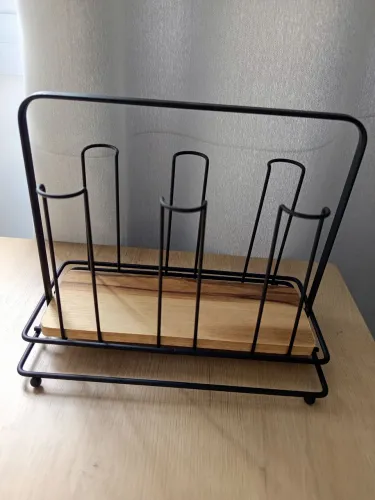 Porta Copos e Taças em Metal com Base de Madeira