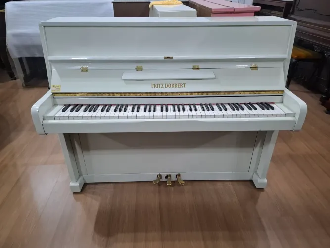 Piano Fritz Dobbert Apartamento