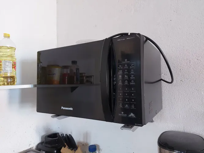Micro-ondas Panasonic NN-ST66NB - Preto