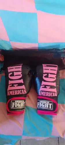 Luvas de Boxe, Muay Thai e Kickboxing- American Fight 14Oz