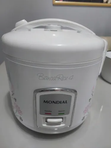 Panela Elétrica para Arroz Mondial Rice 4, Obs. capacidade para 5 xícaras.