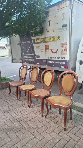 Conjunto de 4 cadeiras medalhão