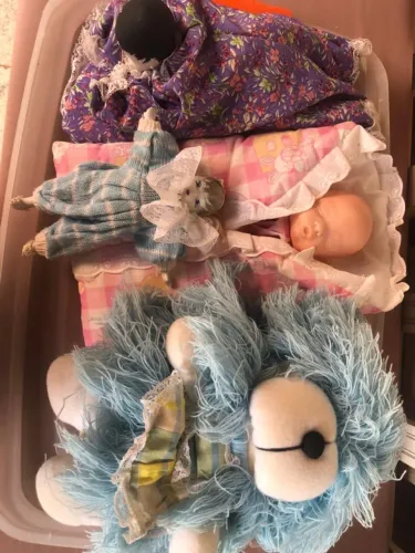 Boneco de pano e louça- usado