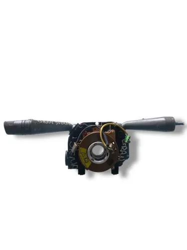 Chave de seta Fiat Grand Siena com detalhe 