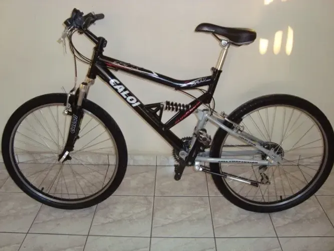 Bicicleta aro 26 Caloi full suspension aluminiun 21v