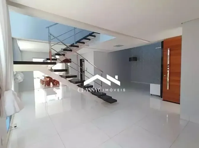 Casa sobrado de Alto Padrão em Alto Umuarama, Uberlândia/MG 236 m², 3 Suítes.