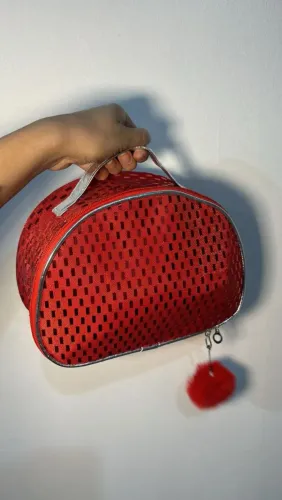 Necessaire Vermelha com Pom Pom