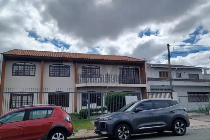 CASA PARA LOCAÇÃO COMERCIAL COM 140 m² NO PAROLIN | REGIÃO SUL DE CURITIBA