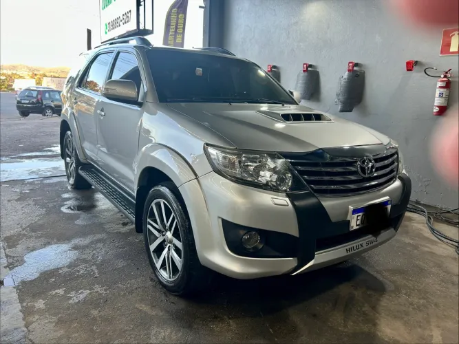 Toyota Hilux SW4 SRV D4-d 4X4 3.0 TDI Dies. AUT 2012