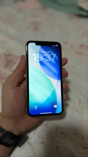 IPHONE 11 - 64GB