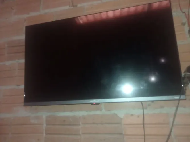 Vendesse tv 32 tem nem 1 mês de uso 
