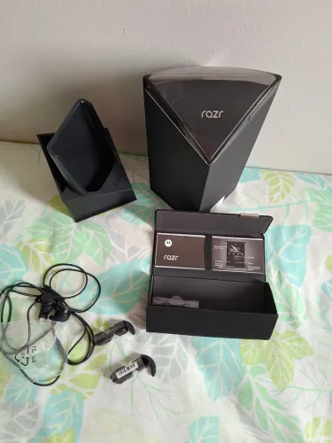 Prá quem quiser repor peças Motorola Razr.
