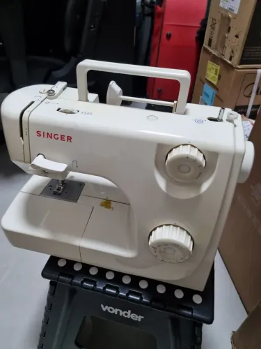 Máquina de Costura Singer 8280 - 7 pontos<br>