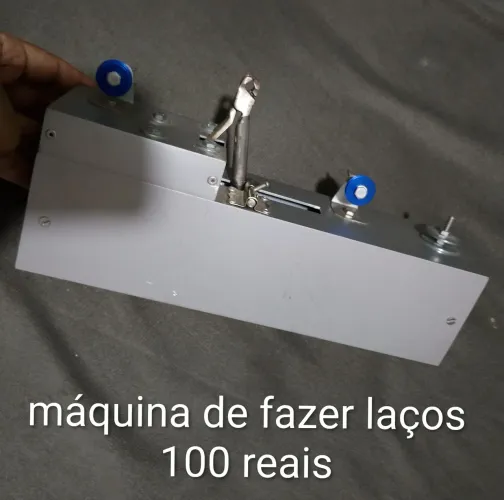 Máquina de fazer laços