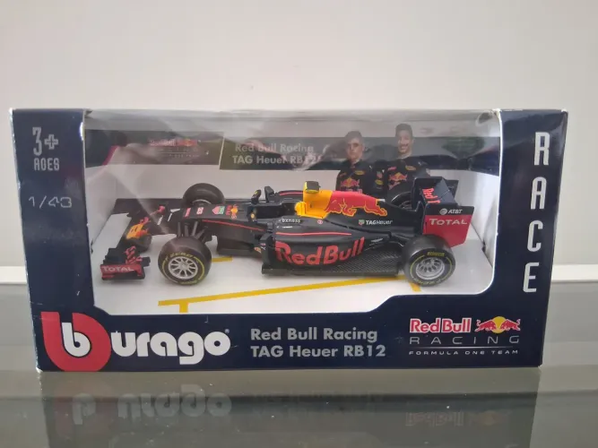 Miniatura F1 Bburago Red Bull RB12 #33 Max Verstappen - Escala: 1/43