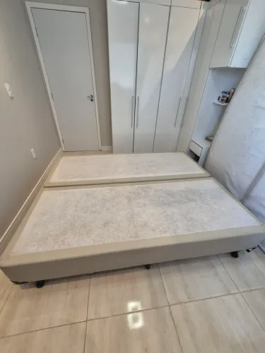 Box cama Queen (cor Areia) courino - Euro Colchões