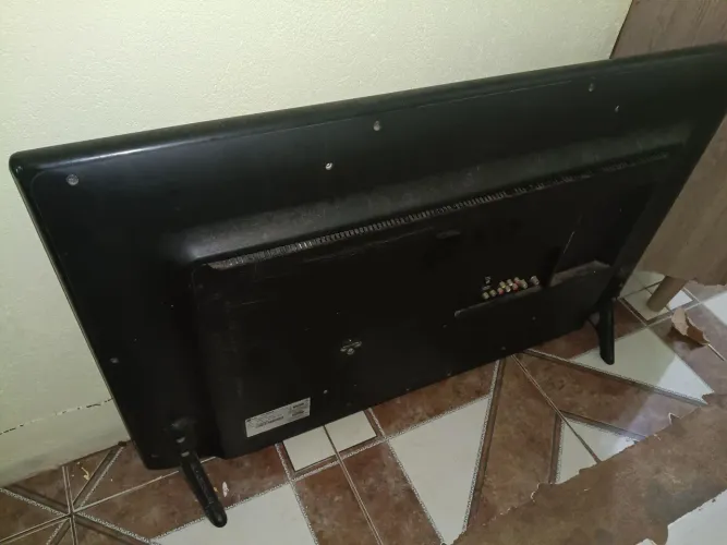 Vendo uma tv lG