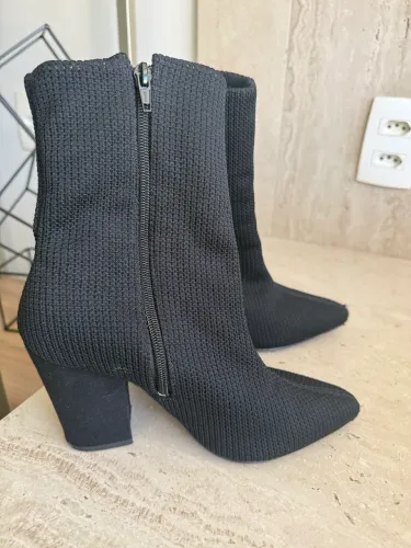 BOTA CONSTANCE PRETA 