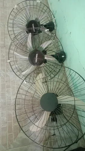 Vendo 3 ventiladores ótimo para igrejas ou restaurantes.