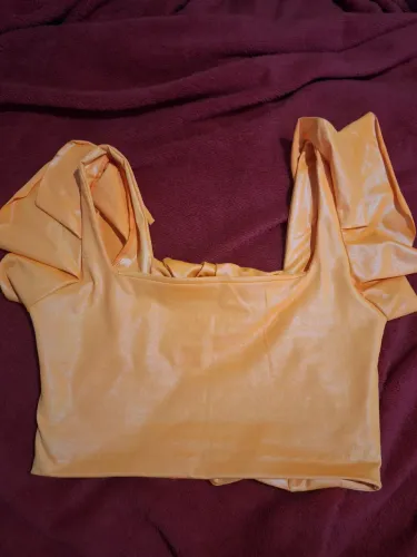 Cropped laranja neon