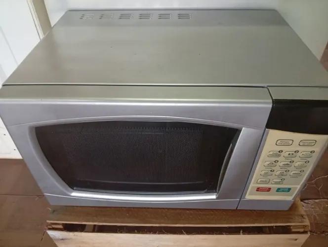 Microondas Esmaltec 20 litros