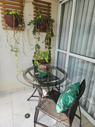Conjunto de mesa e cadeiras para área externa