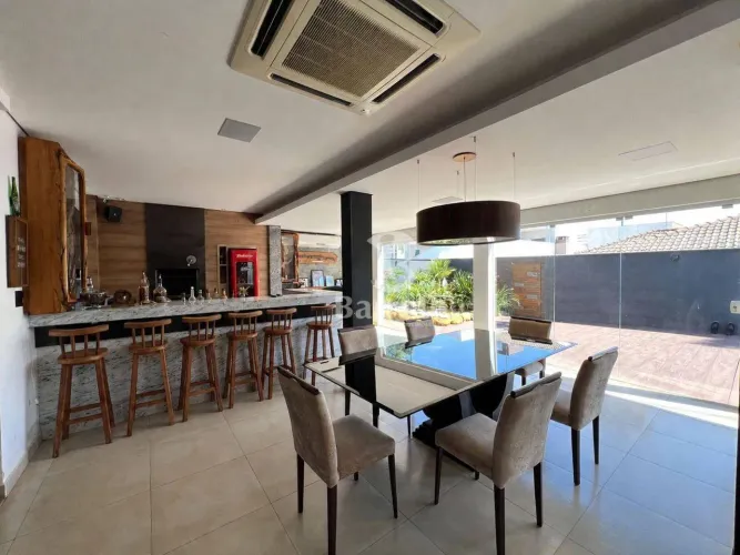 Casa com 4 dormitórios para alugar, 330 m² por R$ 8.700,00/mês - Terra Bonita - Londrina/P