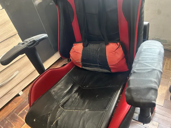 Cadeira gamer usada