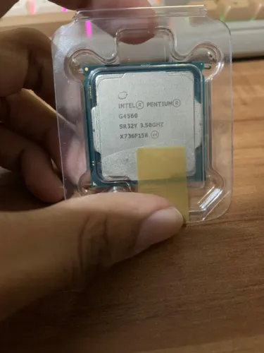 Vende-se Processador Intel Pentium G4560 usado por 100 reais!