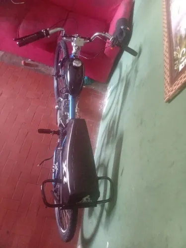 Motorizada 100 cilindradas