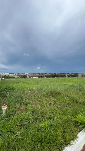 Lote à venda em condomínio fechado em Goiânia Goiás