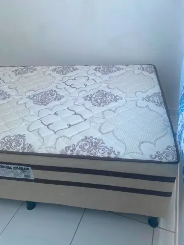 Vendo cama de casal novo 700