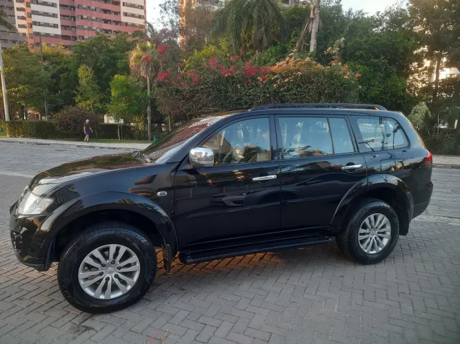 Mitsubishi Pajero Dakar HPE 3.2 4X4 T.I Dies 5P AUT 2015