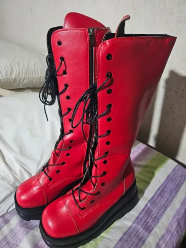 Bota plataforma vermelha nova
