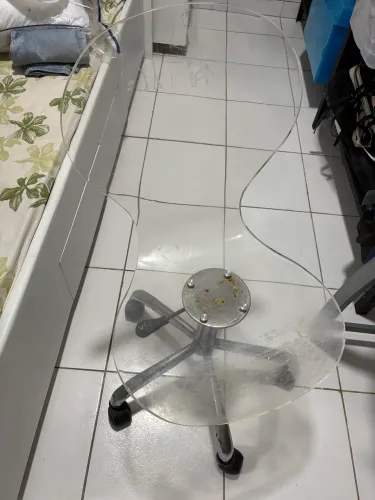 Cadeira acrílico-usada