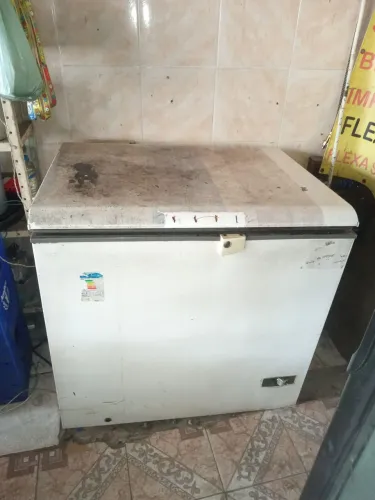 Freezer uma porta ( com defeito ) leia a descrição