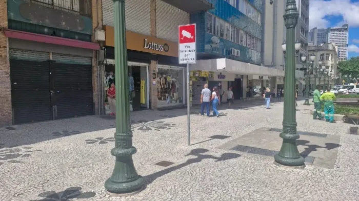 Loja com Mezanino  Calçadão da Rua XV | Curitiba