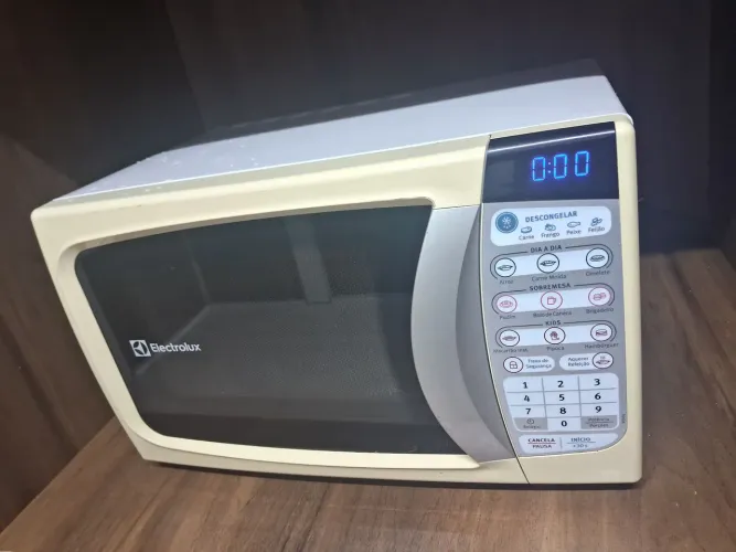 Micro-ondas Electrolux 30 litros bom estado