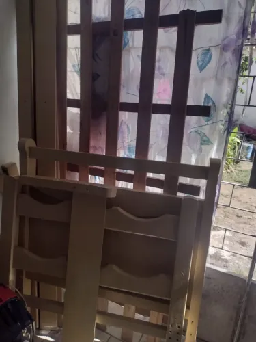 Cama solteiro.obs faltando parafusos