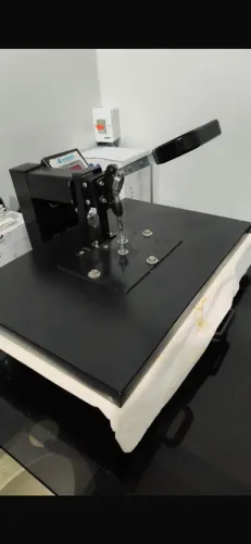 Prensa térmica MAQMEI para camisetas R$ 1.800 negociável. Sorriso-MT.Whats: *