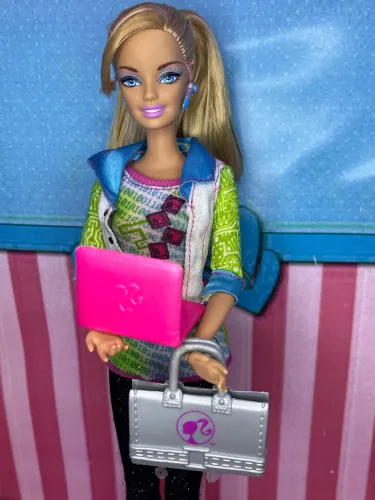 Barbie I Can Be Engenheira de Computação