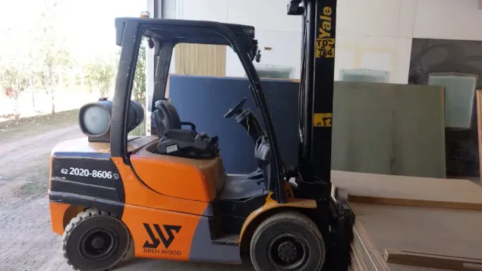 EMPILHADEIRA YALE 70VX CAPACIDADE 3,5 TON 